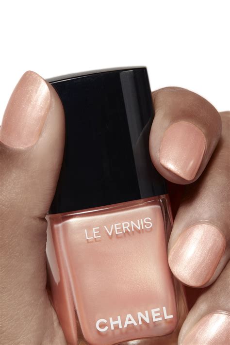 chanel perle de corail|Top 10 Chanel Le Vernis Nail Shades + Lip Colors to .